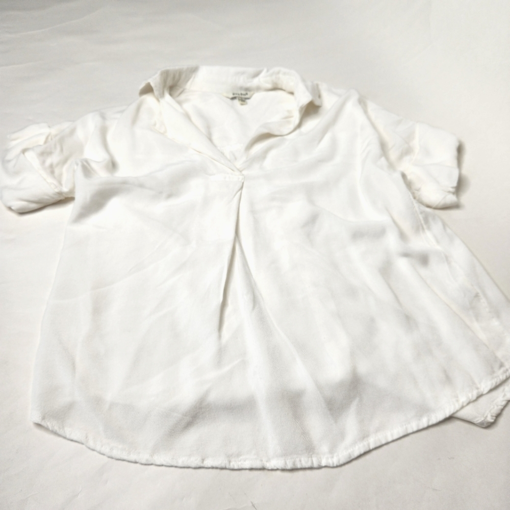 SIM & Sam Women's Size Small White Blouse Button Back